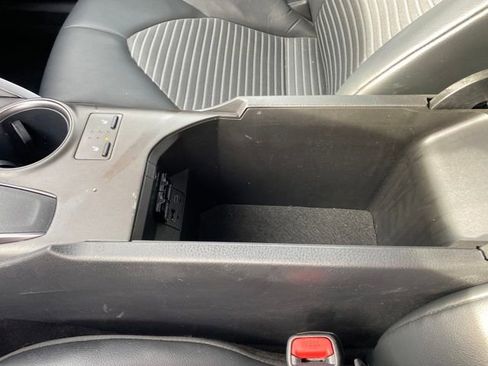 Used 2023 Toyota Camry SE image 35