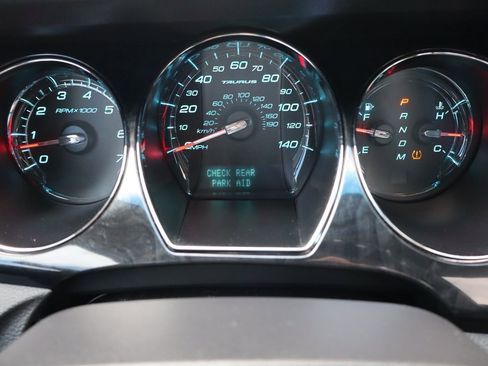 Used 2010 Ford Taurus Limited image 33