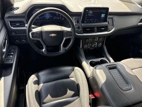 Used 2024 Chevrolet Suburban LT image 18