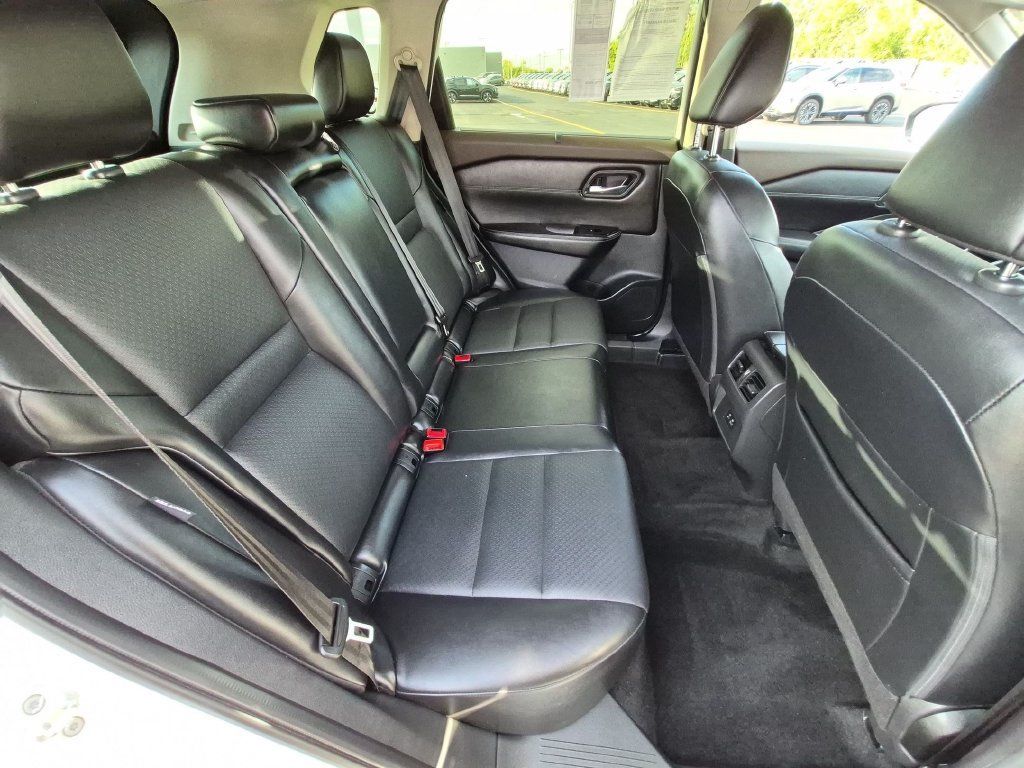 Used 2023 Nissan Rogue SV w/ SV Premium B Package AWD/4WD image 27