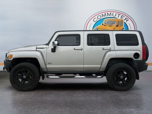 Used 2009 HUMMER H3 Luxury AWD/4WD image 2