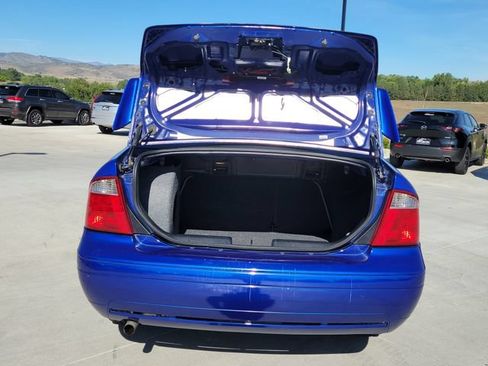 Used 2005 Ford Focus ZX4 Sedan FWD image 13