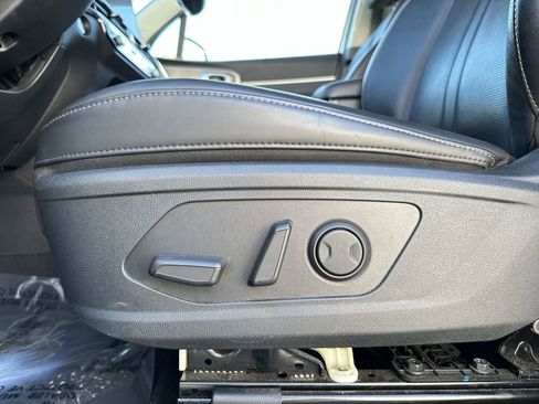 Used 2025 Kia Sorento EX image 14