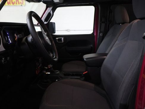 Used 2024 Jeep Gladiator Sport image 17