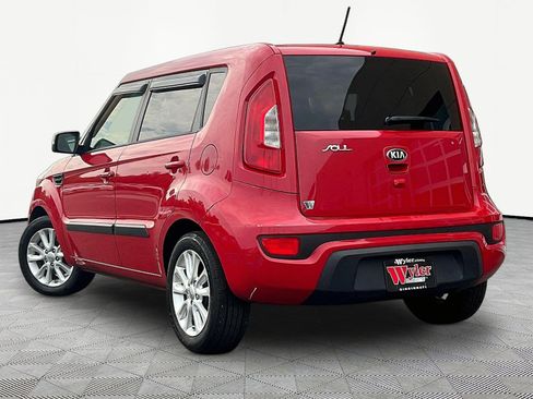 Used 2013 Kia Soul + w/ Audio Pkg FWD image 4