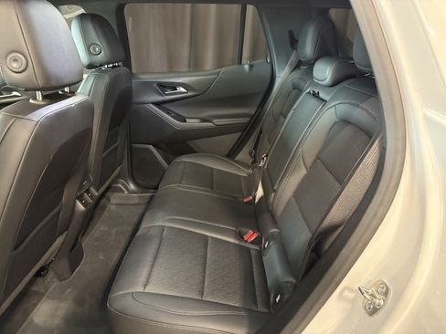 Used 2025 Chevrolet Equinox LT w/ Convenience Package II FWD image 10