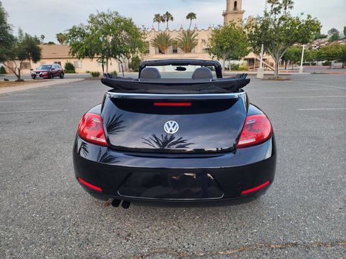 Used 2013 Volkswagen Beetle 2.5 FWD image 4