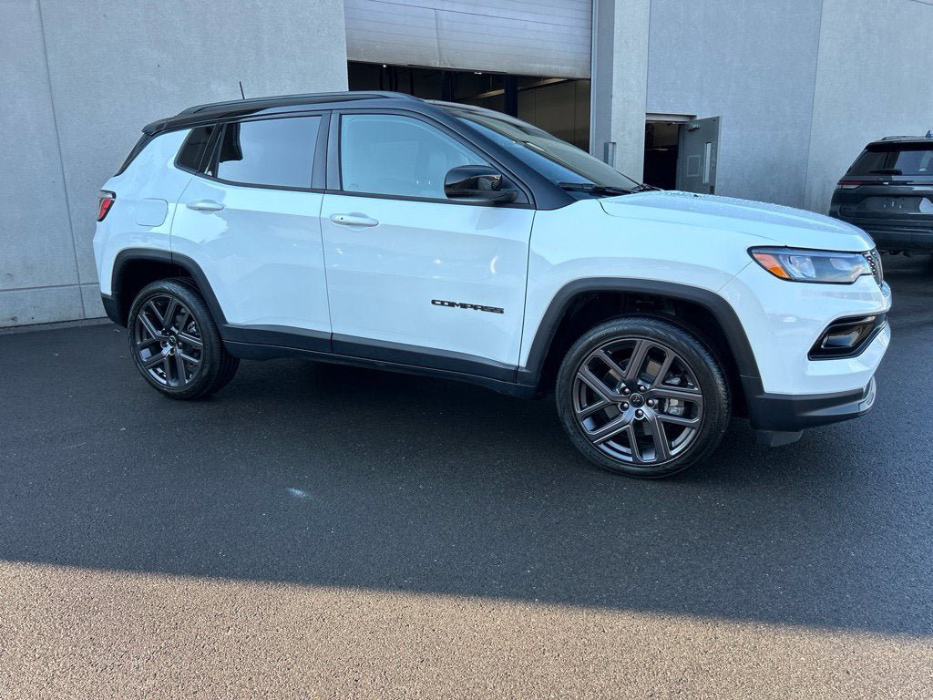 Used 2026 Jeep Compass Limited AWD/4WD image 8