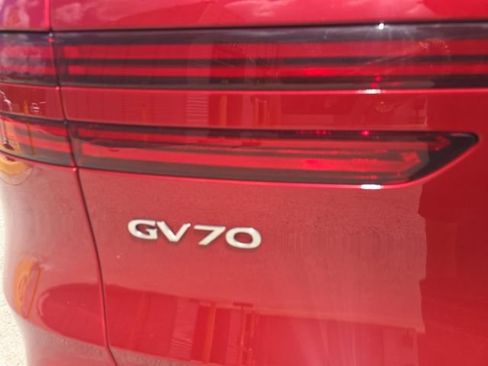 Used 2025 Genesis GV70 2.5T AWD/4WD image 6