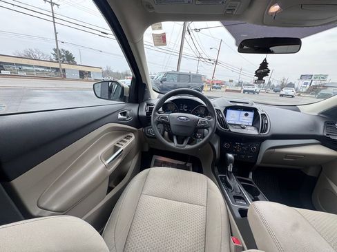 Used 2017 Ford Escape SE w/ Equipment Group 201A image 25