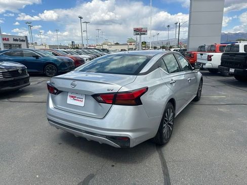 Used 2024 Nissan Altima 2.5 SV FWD image 10