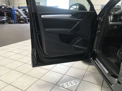 Used 2023 Audi Q5 2.0T Premium Plus w/ Premium Plus Package image 7