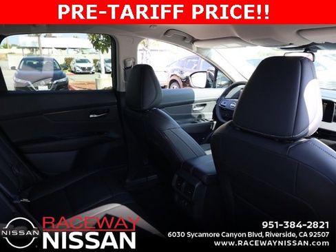 New 2025 Nissan Murano SV image 16