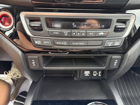 Used 2017 Honda Ridgeline RTL-E image 38