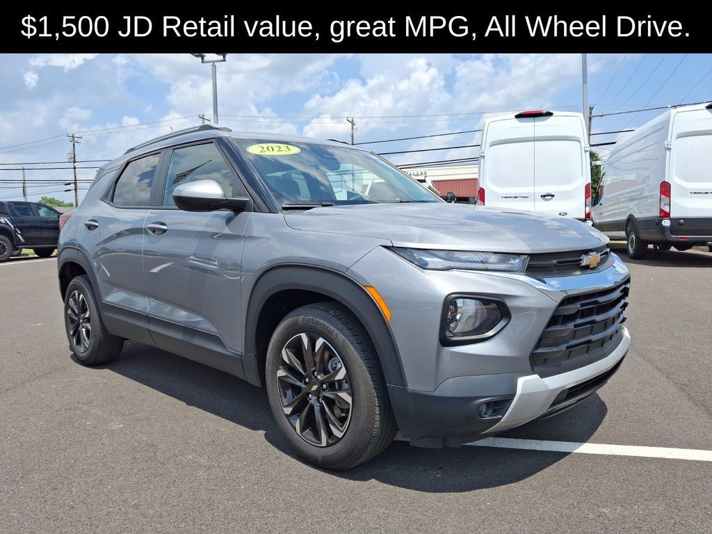 Used 2023 Chevrolet TrailBlazer LT FWD image 1