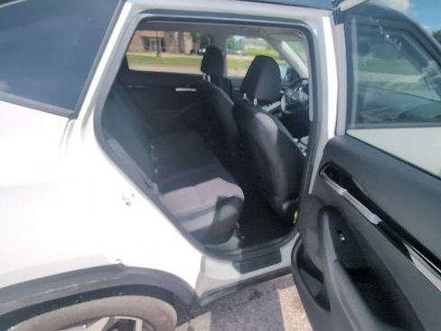 Used 2025 Kia Seltos S FWD image 4