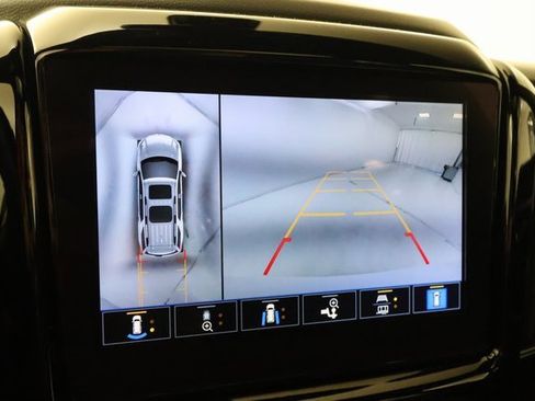 Used 2022 Chevrolet Traverse Premier image 16