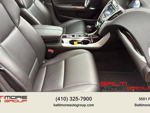 Used 2017 Acura TLX FWD image 18
