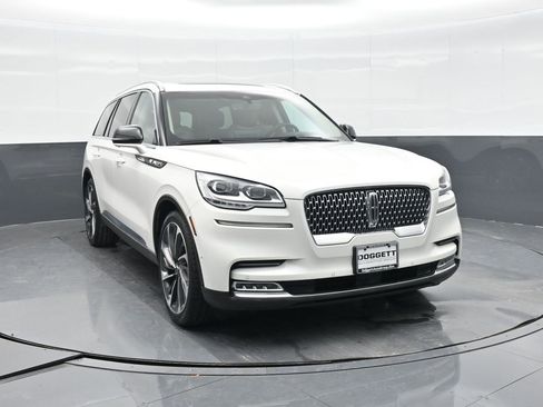Used 2020 Lincoln Aviator Reserve w/ Equipment Group 202A image 15