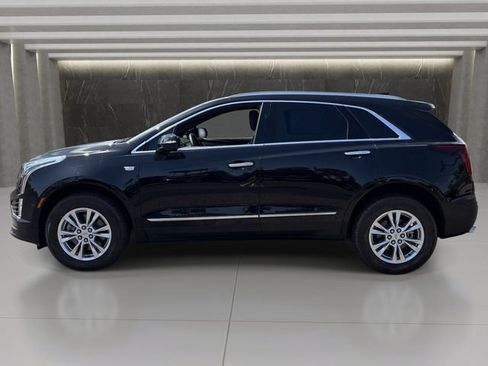 Used 2025 Cadillac XT5 Luxury FWD image 2