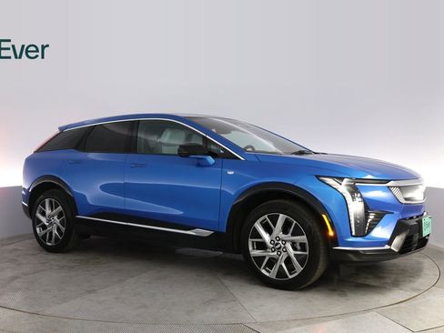 Used 2025 Cadillac Optiq Luxury 1 AWD/4WD image 14