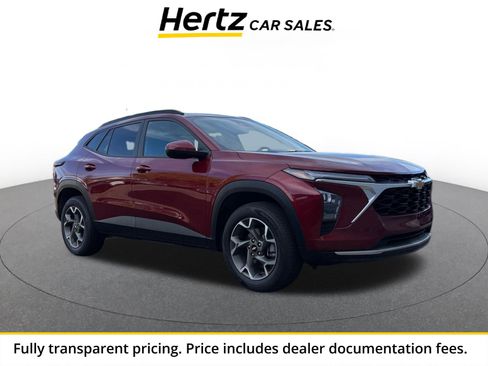 Used 2025 Chevrolet Trax LT FWD image 1
