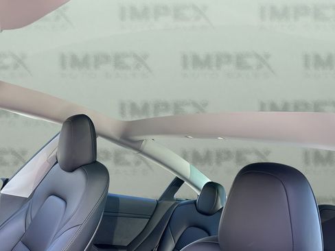 Used 2023 Tesla Model 3 Standard Range image 12
