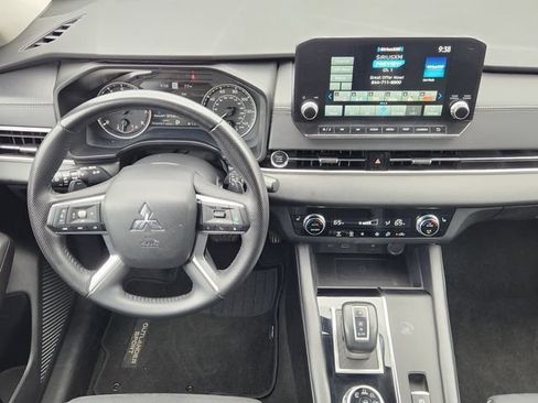 Used 2024 Mitsubishi Outlander SE FWD image 27