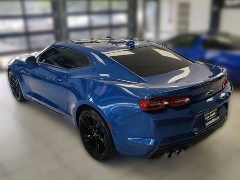 Used 2022 Chevrolet Camaro LT w/ Technology Package image 5