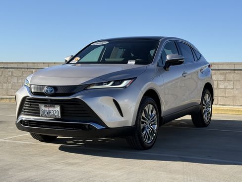 Used 2021 Toyota Venza Limited image 7