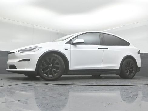 Used 2022 Tesla Model X image 33