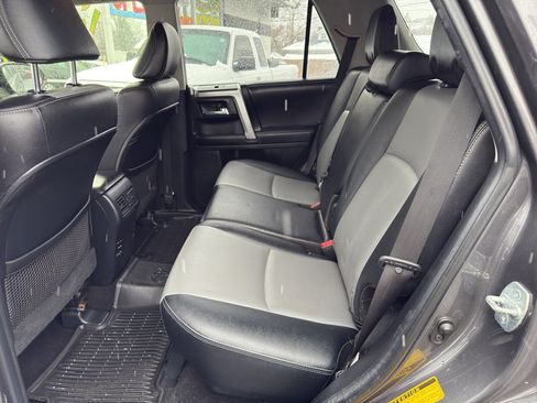 Used 2017 Toyota 4Runner SR5 image 12