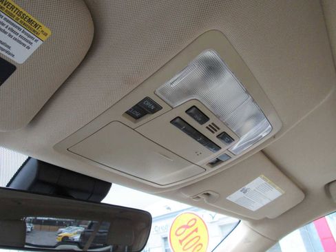 Used 2018 Toyota Highlander XLE image 19