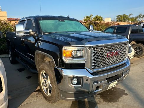 Used 2015 GMC Sierra 2500 Denali w/ Duramax Plus Package image 6