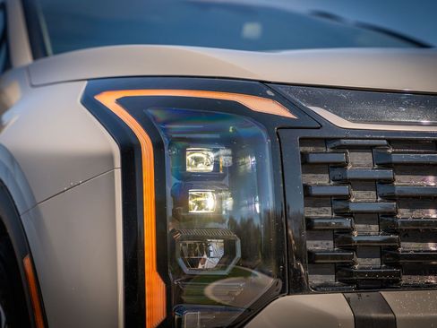 Used 2026 Kia Sportage EX w/ EX Panorama Roof Package image 11