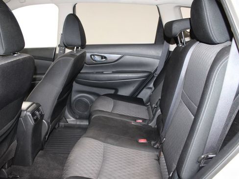 Used 2020 Nissan Rogue SV AWD/4WD image 23