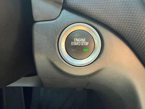 Used 2022 Chevrolet Equinox RS w/ LPO, Hit The Road Package FWD image 25