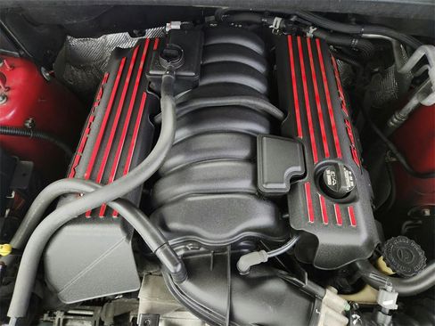 Used 2015 Jeep Grand Cherokee SRT image 44