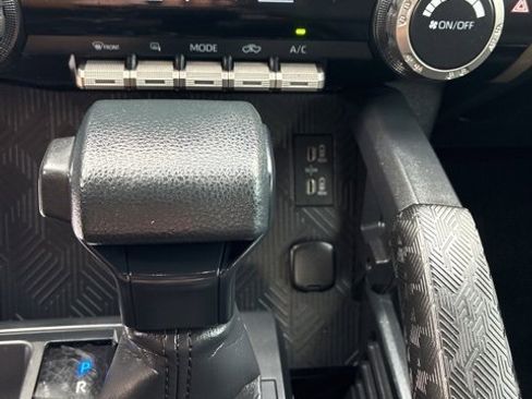 Used 2024 Toyota Tacoma SR image 17