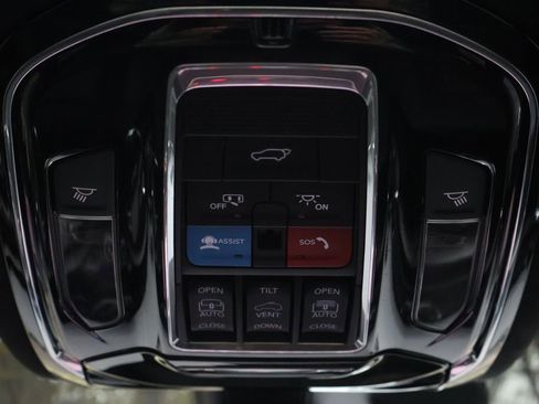 Used 2024 Jeep Grand Cherokee Overland image 37