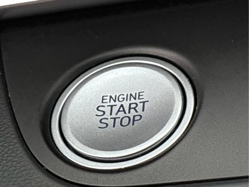 Used 2023 Hyundai Elantra SEL w/ Convenience Package FWD image 18