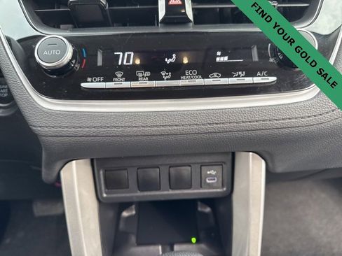 Used 2025 Toyota Corolla Cross LE image 23