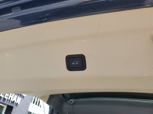 Certified 2023 Cadillac Escalade Premium Luxury w/ LPO, Radiant Package AWD/4WD image 32