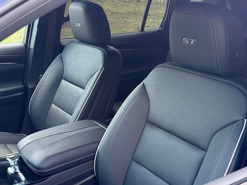 New 2026 Buick Enclave Sport Touring w/ Power Package FWD image 15