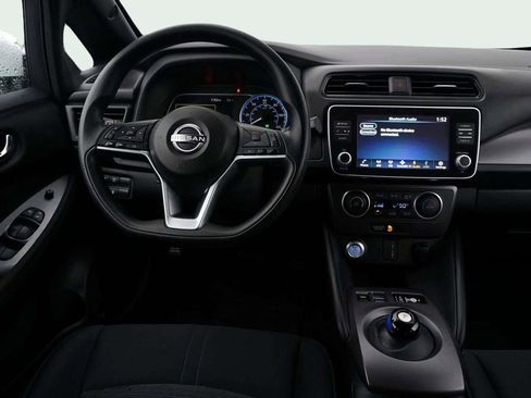 Used 2024 Nissan Leaf S image 19