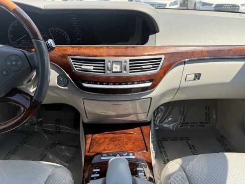 Used 2011 Mercedes-Benz S 550 image 19