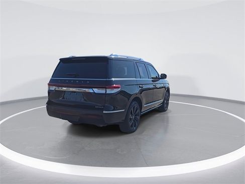 Used 2022 Lincoln Navigator Reserve image 8