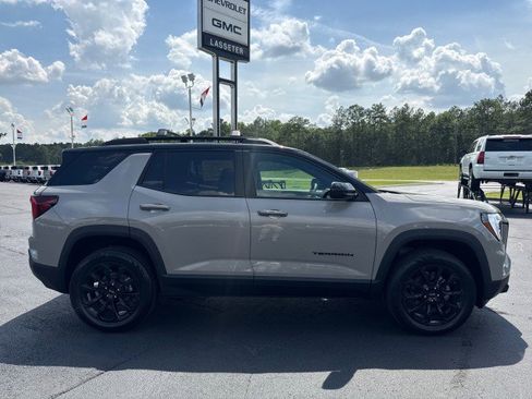 New 2026 GMC Terrain Elevation w/ Elevation Premium Package FWD image 2