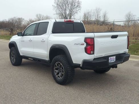 Used 2024 Chevrolet Colorado ZR2 w/ Technology Package image 5