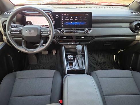 Used 2024 Chevrolet Colorado Trail Boss w/ Technology Package AWD/4WD image 13